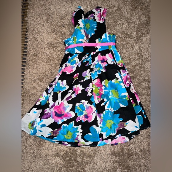Girls floral print dress 8 - Picture 4 of 5